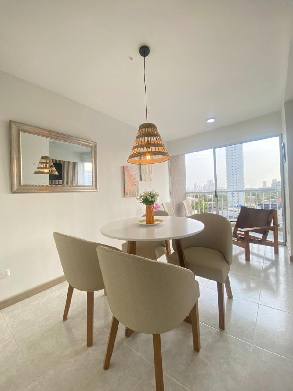 Apartment Chic Full Apto